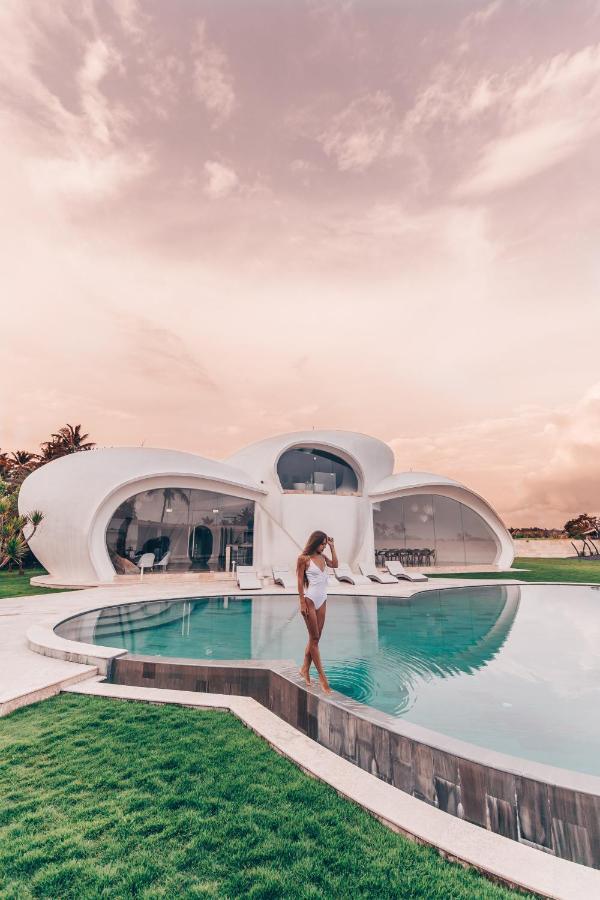 The Cloud Beachfront Villa Tabanan Εξωτερικό φωτογραφία