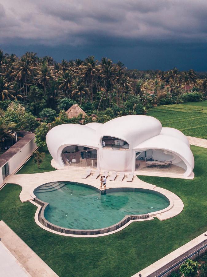 The Cloud Beachfront Villa Tabanan Εξωτερικό φωτογραφία